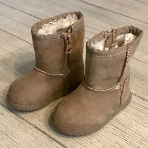 Baby “Ugg” Sz 3